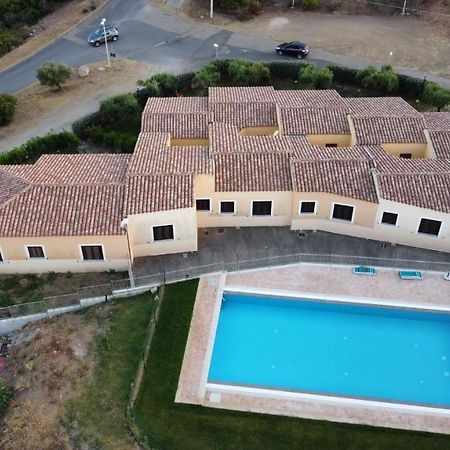 Residence Baia Sant Anna Con Piscina Tanaunella Exteriér fotografie