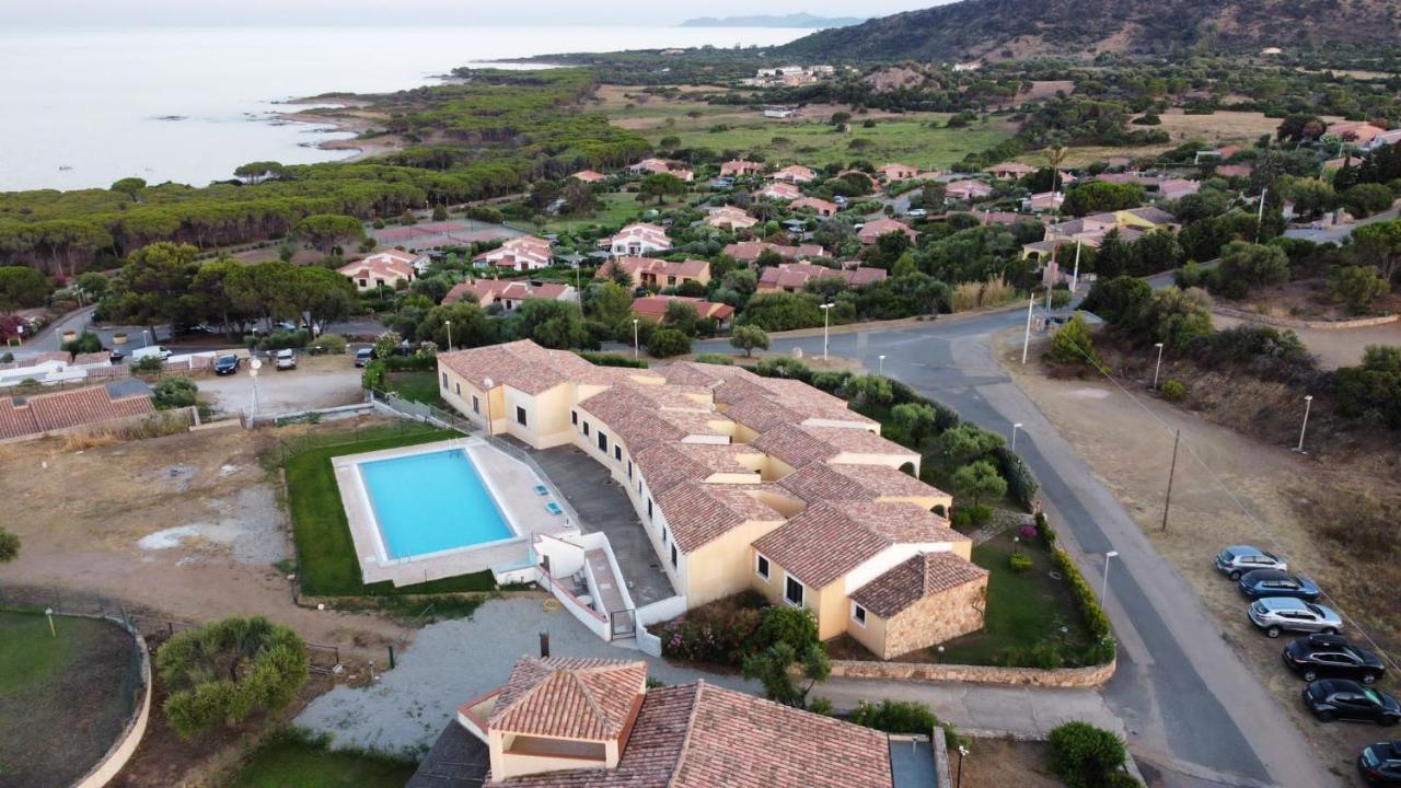 Residence Baia Sant Anna Con Piscina Tanaunella Exteriér fotografie