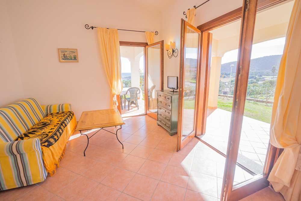 Residence Baia Sant Anna Con Piscina Tanaunella Exteriér fotografie