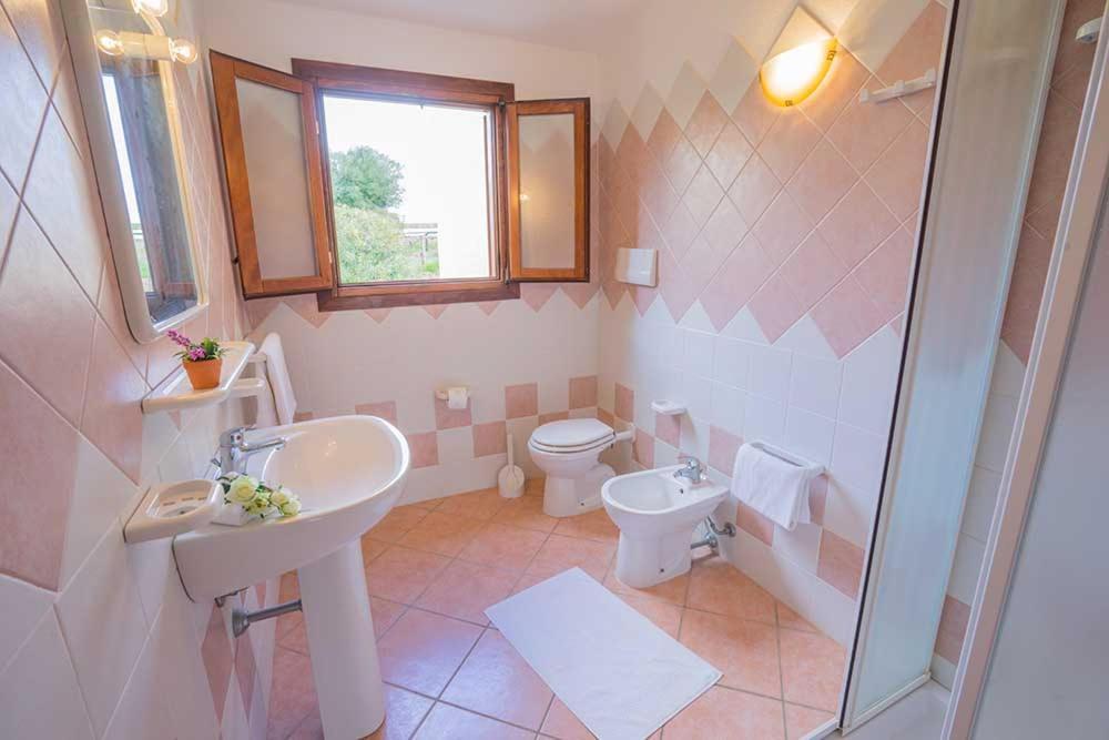 Residence Baia Sant Anna Con Piscina Tanaunella Exteriér fotografie
