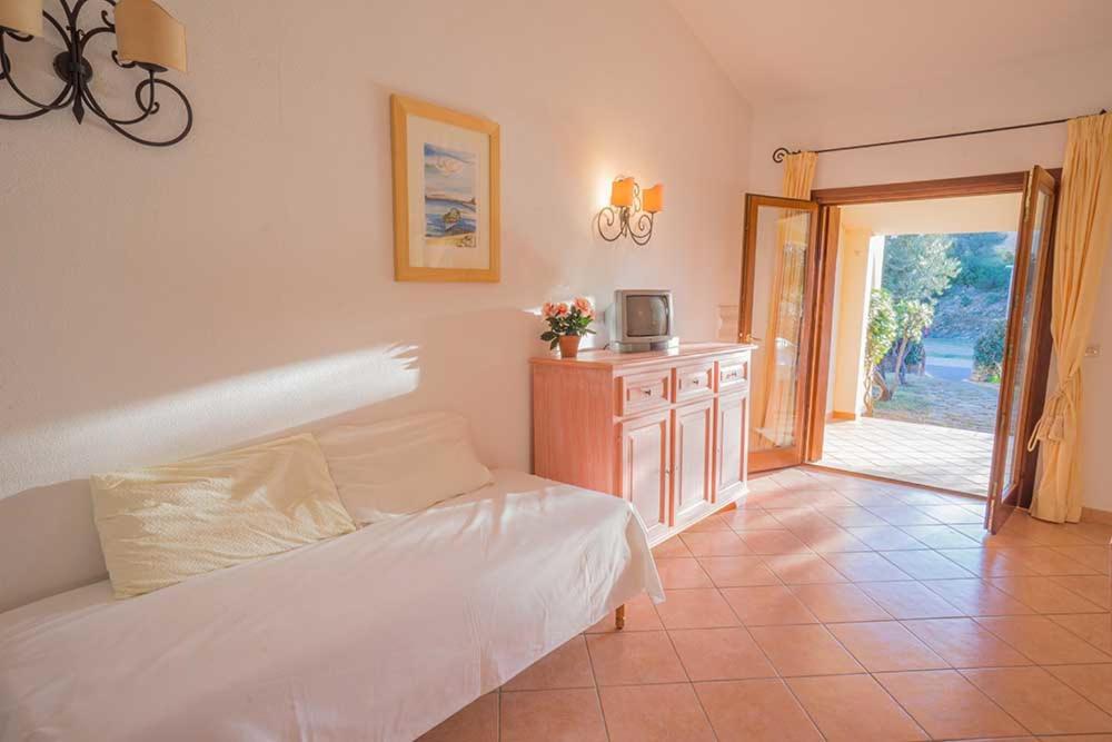 Residence Baia Sant Anna Con Piscina Tanaunella Exteriér fotografie