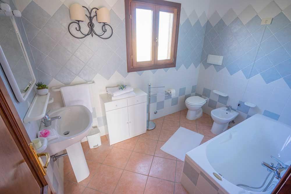 Residence Baia Sant Anna Con Piscina Tanaunella Exteriér fotografie