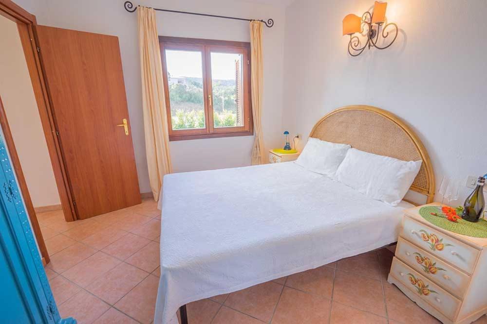 Residence Baia Sant Anna Con Piscina Tanaunella Exteriér fotografie
