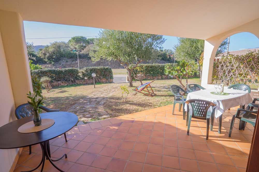 Residence Baia Sant Anna Con Piscina Tanaunella Exteriér fotografie