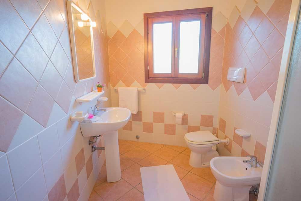 Residence Baia Sant Anna Con Piscina Tanaunella Exteriér fotografie